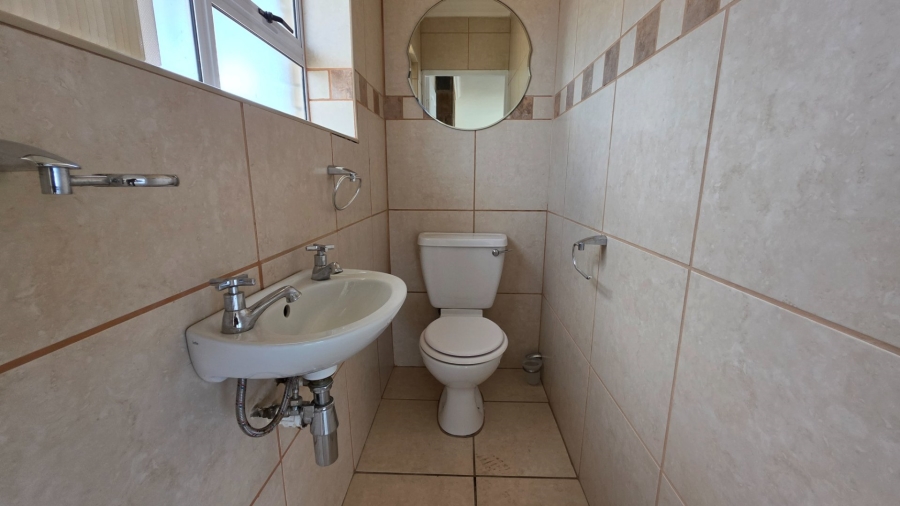3 Bedroom Property for Sale in Menkenkop Western Cape
